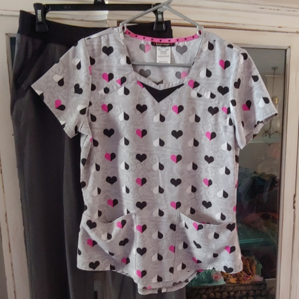 Small heart scrub top, Heartsoul.